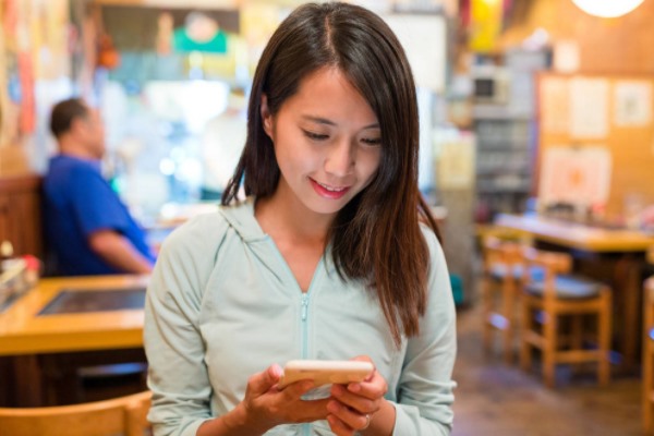 喵聊交友如何加微信?